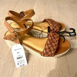 Time and True women’s platform shoes size 8.5 NEW